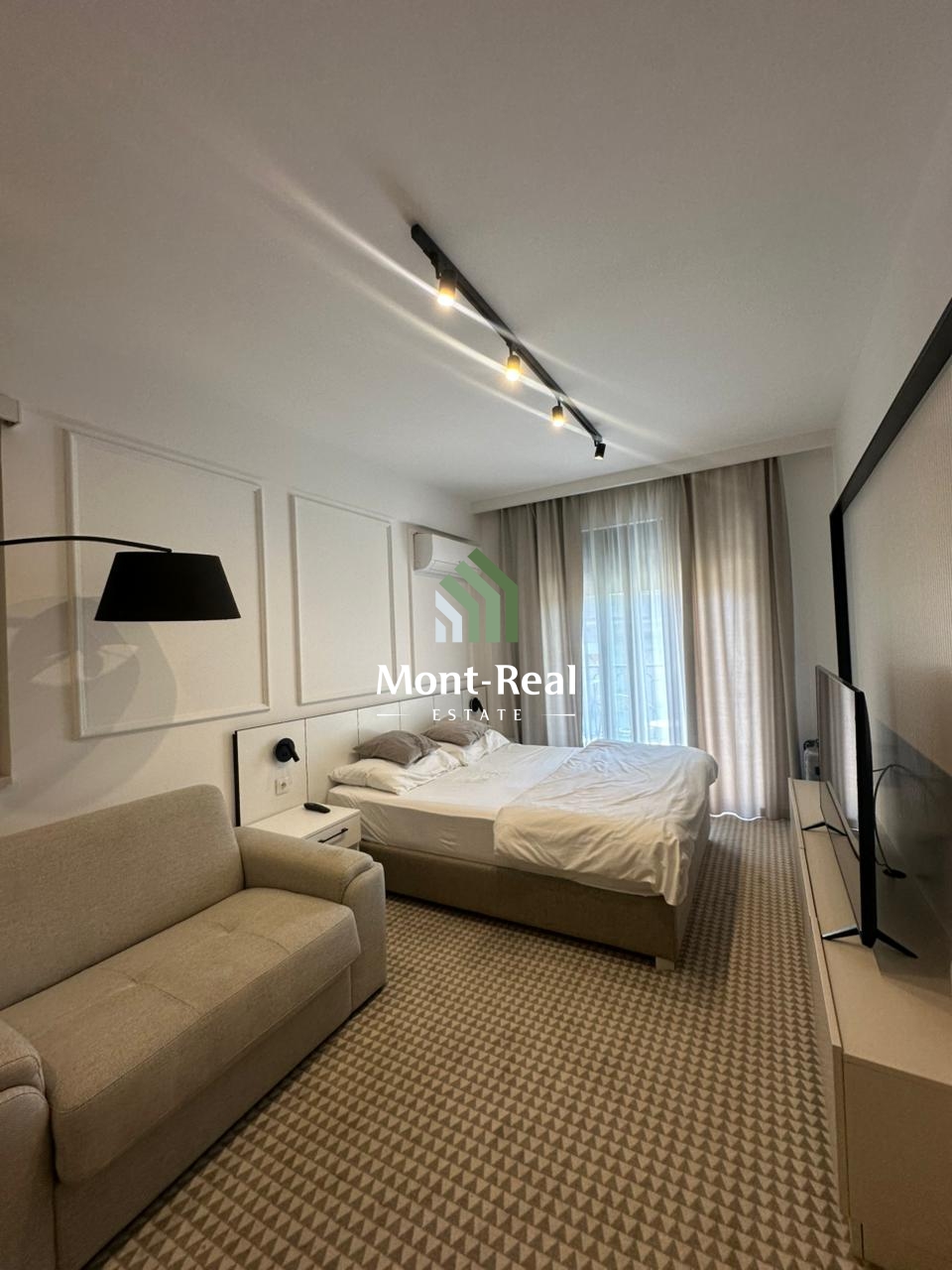 Garsonjera u kondo hotelu – Centar Budve
